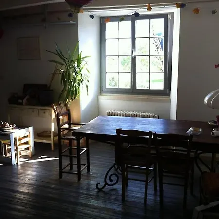 Maison D'artistes Jolie Et Atypique A Vivonne